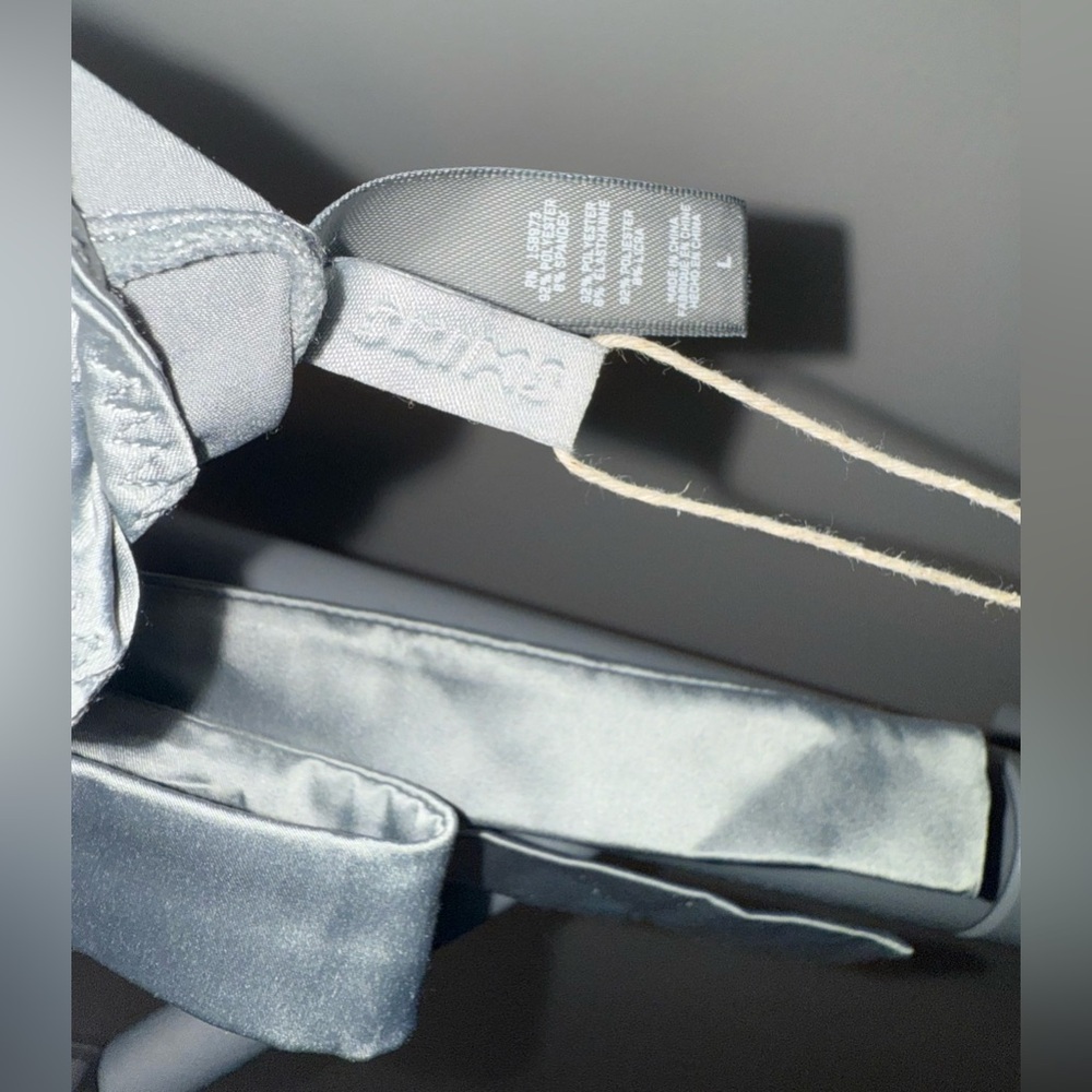 SKIMS- Chrome Woven Shine Tie Back Bralette - Picture 6 of 9